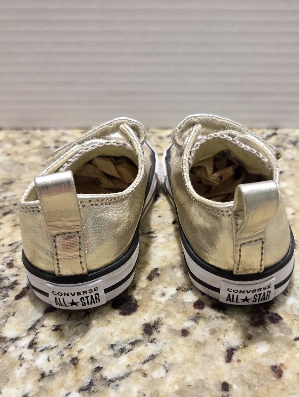 Converse Toddler Kids Chuck Taylor All Star 2V Shoes Gold Star Size 6